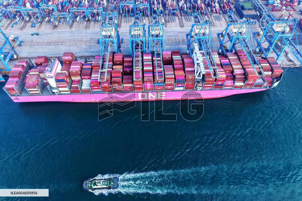 Foreign Trade Containers Trade