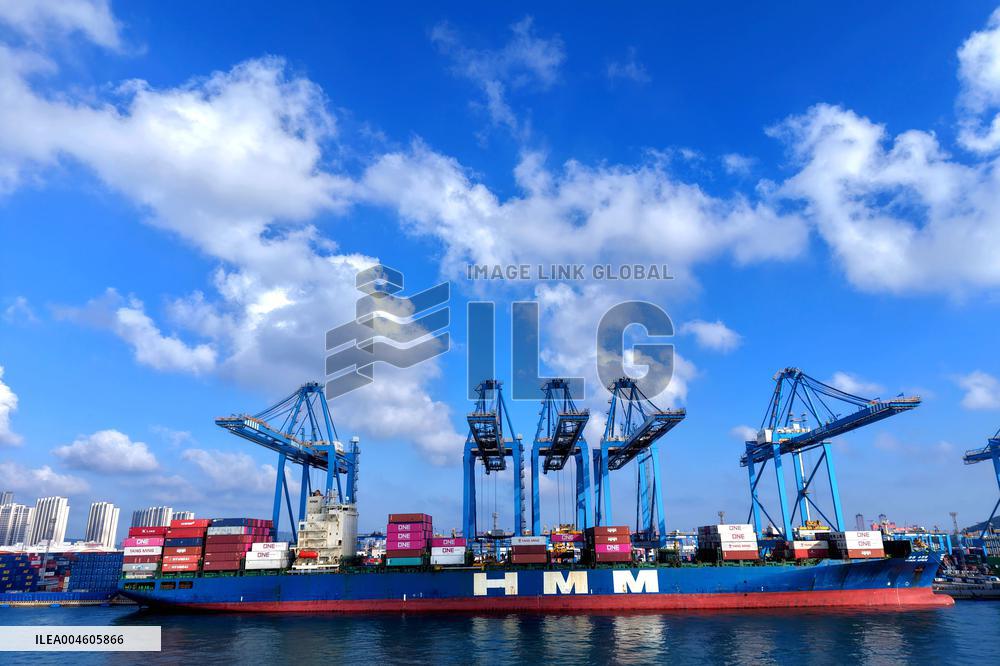 Foreign Trade Containers Trade