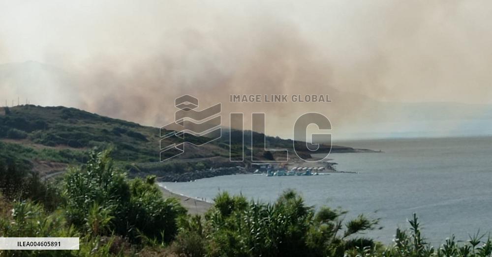 Fire Threatens Resort And Causes Evacuation - Italy