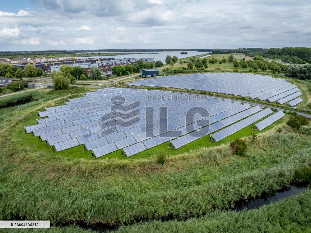 Solar Park With Energy To Power 80,000 Households - Netherlands