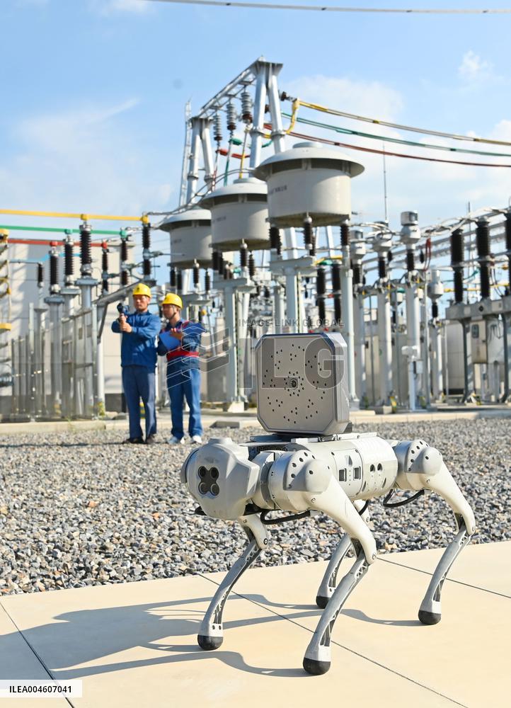 Intelligent Robot Inspects Power Grid in Chuzhou