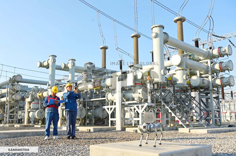 Intelligent Robot Inspects Power Grid in Chuzhou
