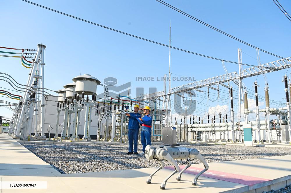 Intelligent Robot Inspects Power Grid in Chuzhou