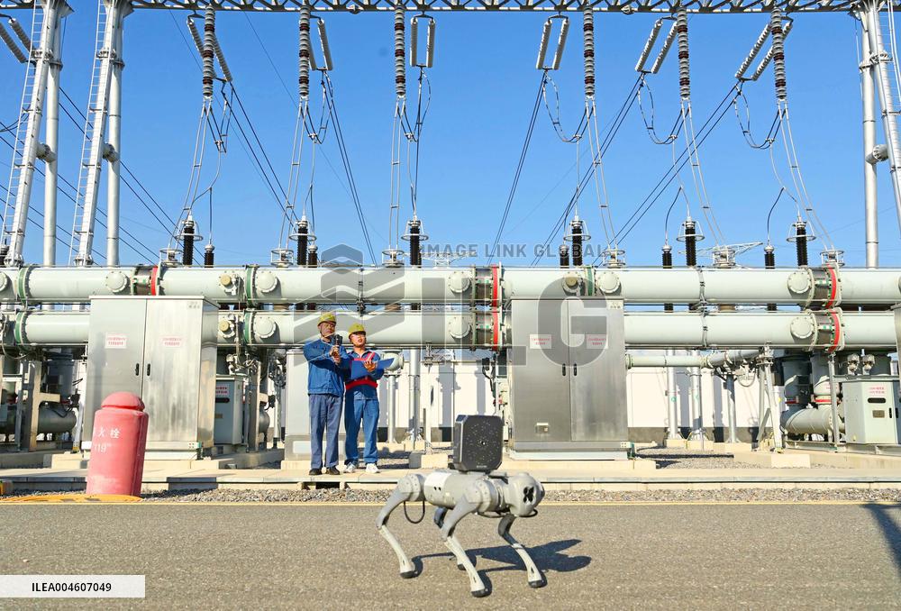 Intelligent Robot Inspects Power Grid in Chuzhou