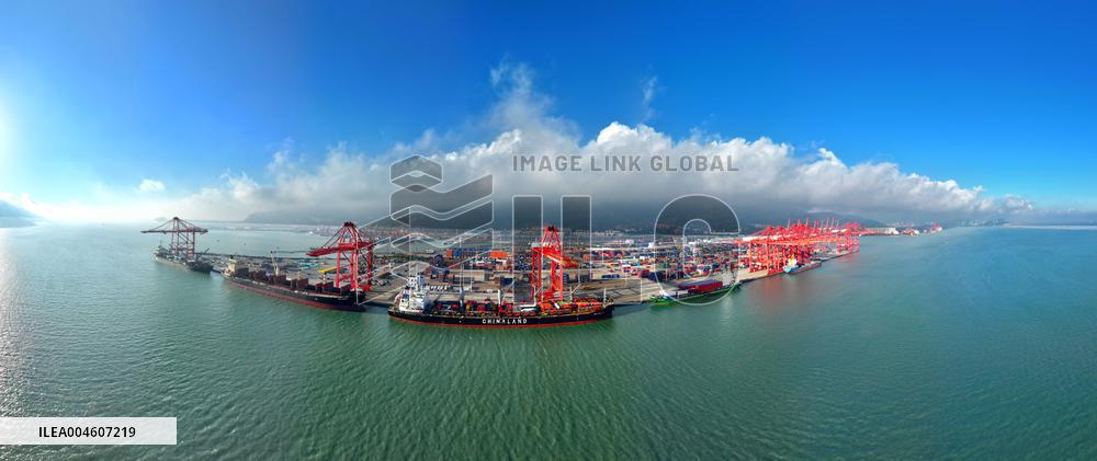 Chinese Ports Cargo Throughput Increased