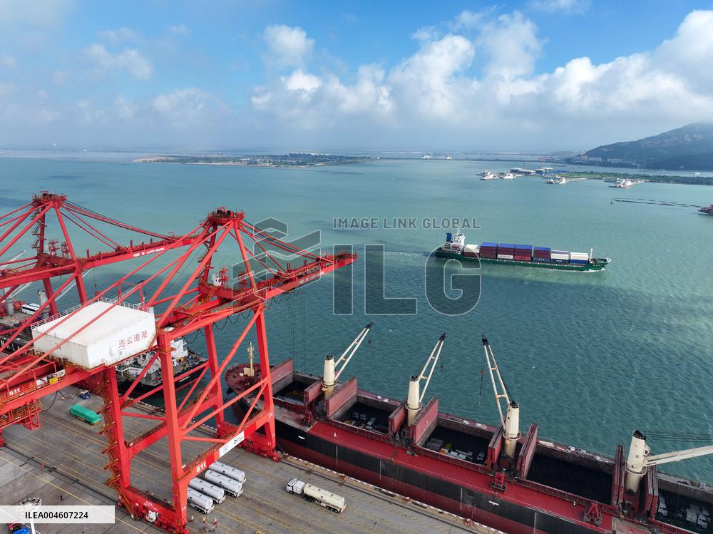 Chinese Ports Cargo Throughput Increased