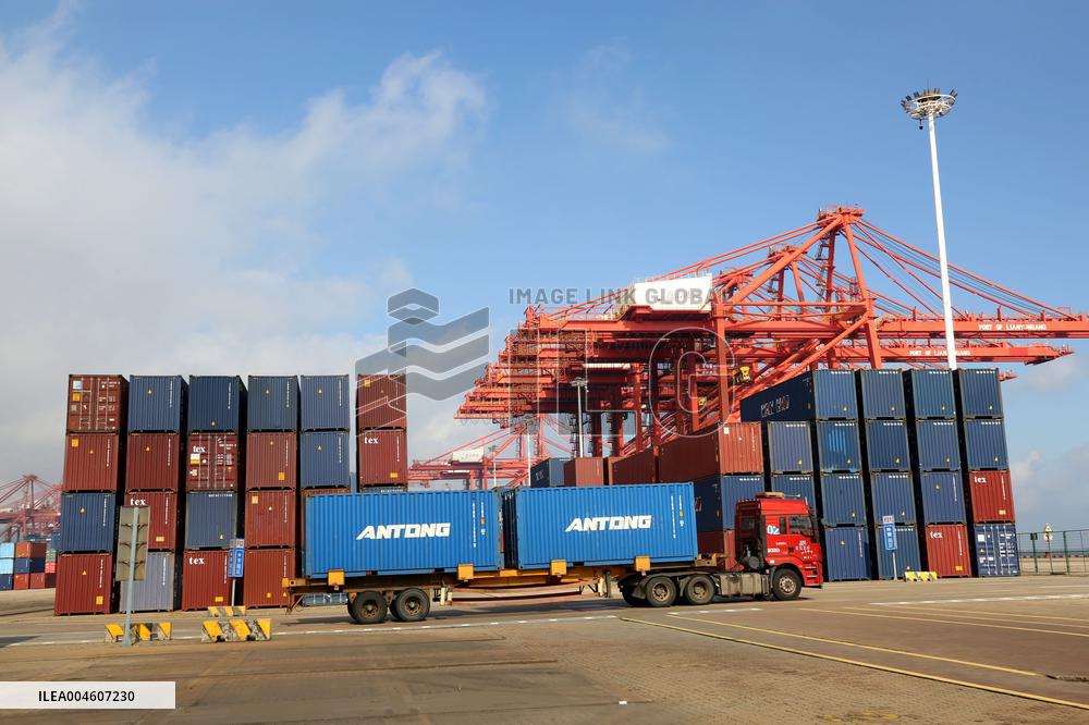 Chinese Ports Cargo Throughput Increased