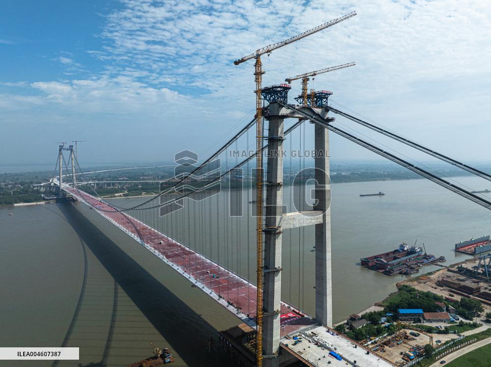 Shuangliu Yangtze River Bridge after closure - Wuhan