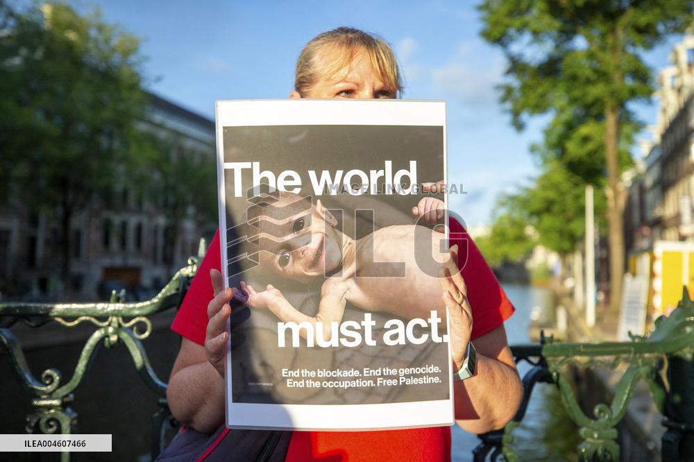 Thousands Occupy Central Amsterdam in Support of Gaza