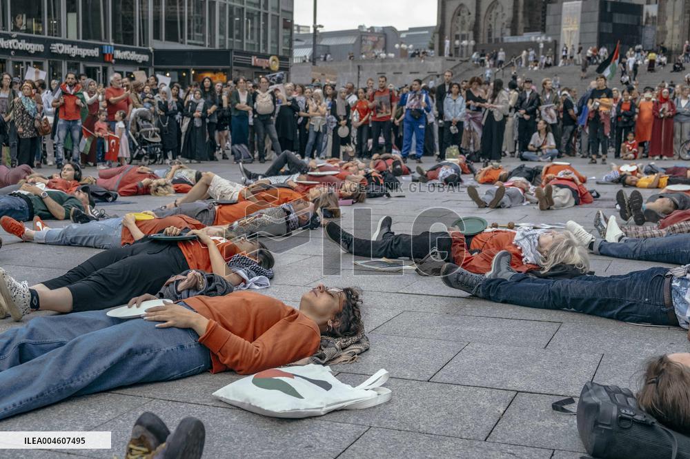 Pro Palestine Protest againt the ongoing siege and stavation of Gazans