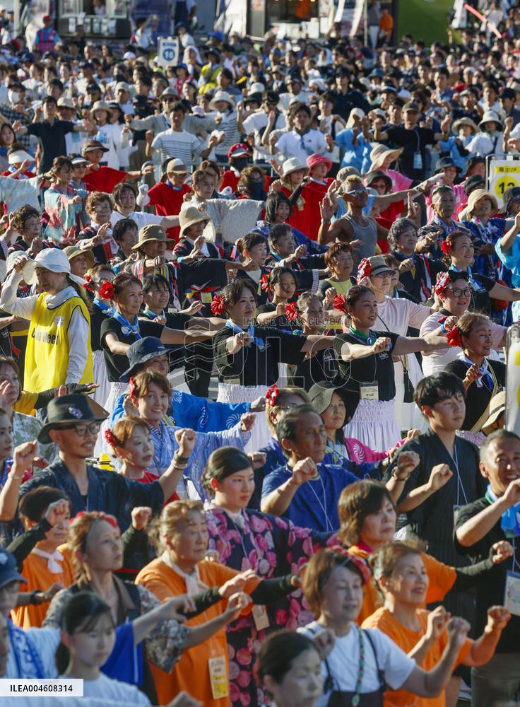 Largest number of Bon Odori participants at Osaka expo