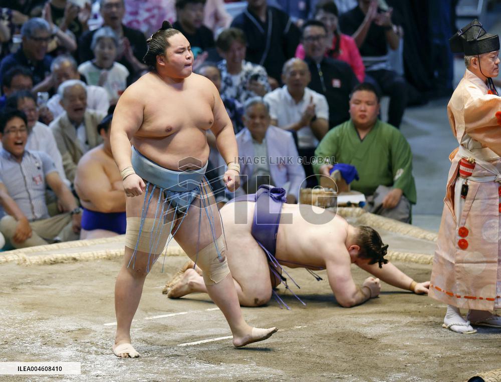Sumo: Nagoya Grand Sumo Tournament