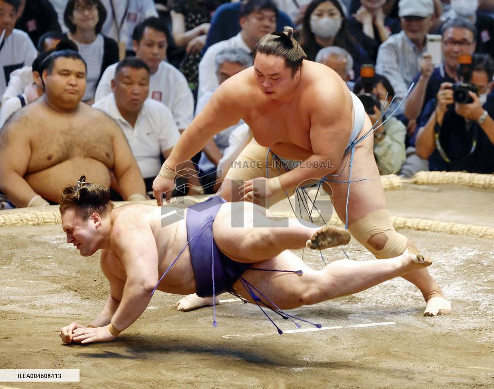Sumo: Nagoya Grand Sumo Tournament