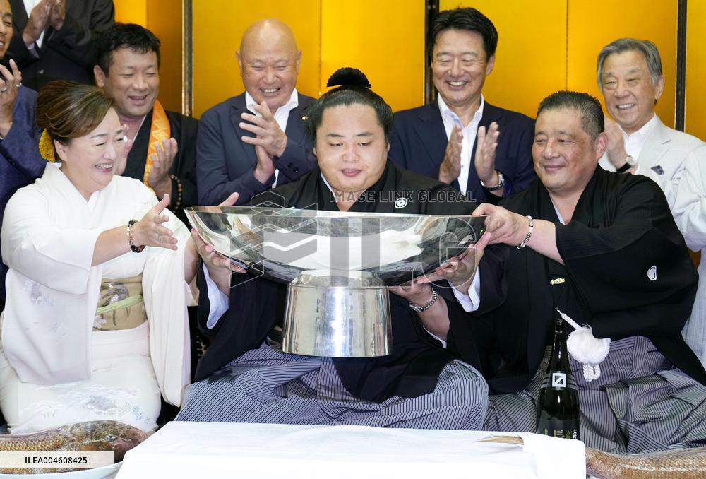 Sumo: Nagoya Grand Sumo Tournament