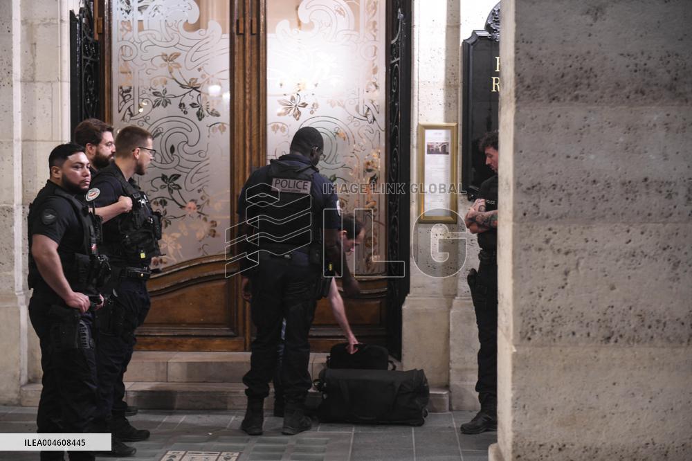 "Stop genocide in Gaza" onto the Paris 2024 Olympic cauldron - Activist arrested - Paris