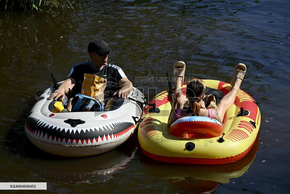 Kaljakellunta hellepäivänä