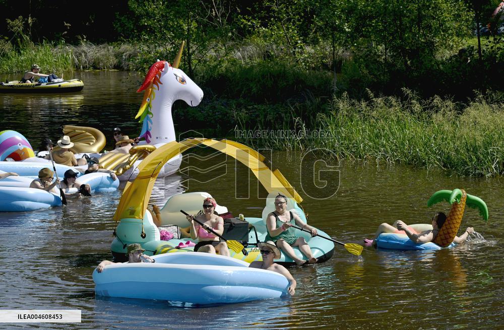 Kaljakellunta hellepäivänä