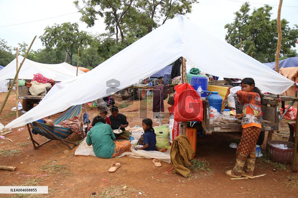 80 000 Evacuees From Cambodia-Thai Border Conflict - Cambodia