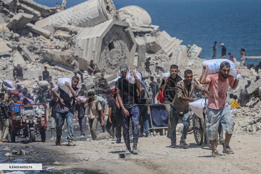 Humanitarian Aid Relief with Beginning of Airdrop Operations - Gaza