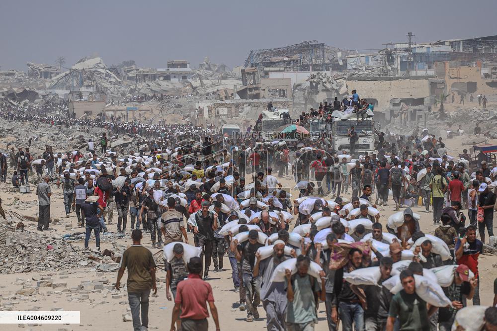 Humanitarian Aid Relief with Beginning of Airdrop Operations - Gaza