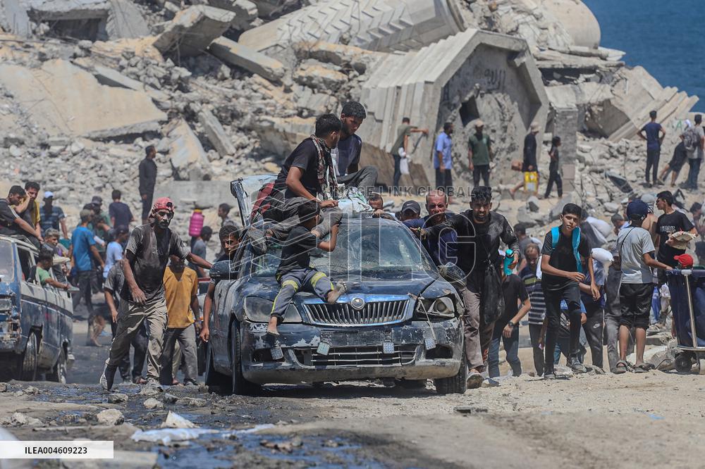 Humanitarian Aid Relief with Beginning of Airdrop Operations - Gaza
