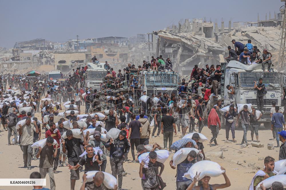 Humanitarian Aid Relief with Beginning of Airdrop Operations - Gaza