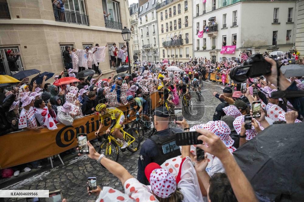Paris' Montmartre distric - last stage of the Tour de France