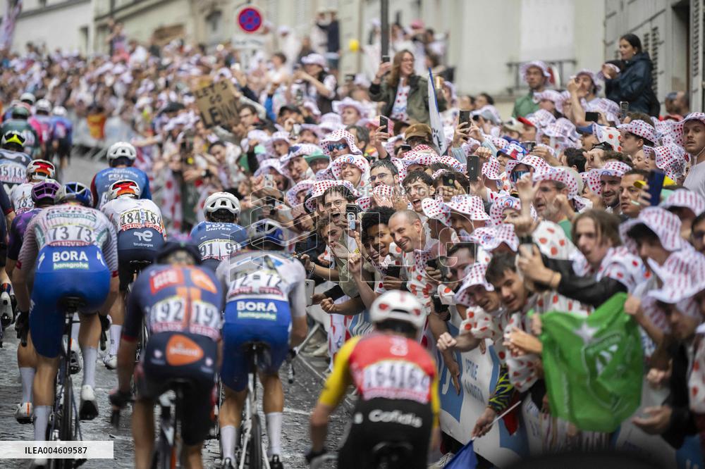 Paris' Montmartre distric - last stage of the Tour de France