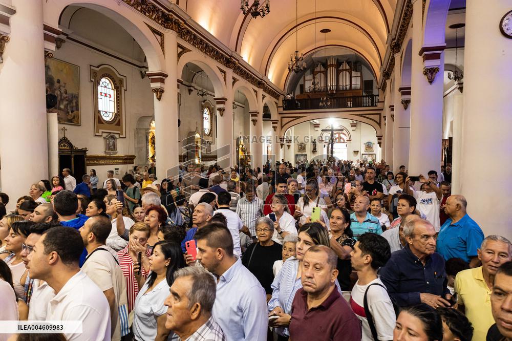 Former Colombian President Uribe Attends Mass the Day Before Trial