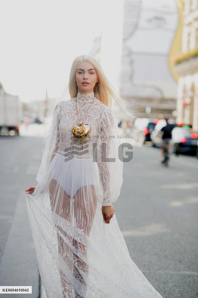 PFW - Zuhair Murad Street Style