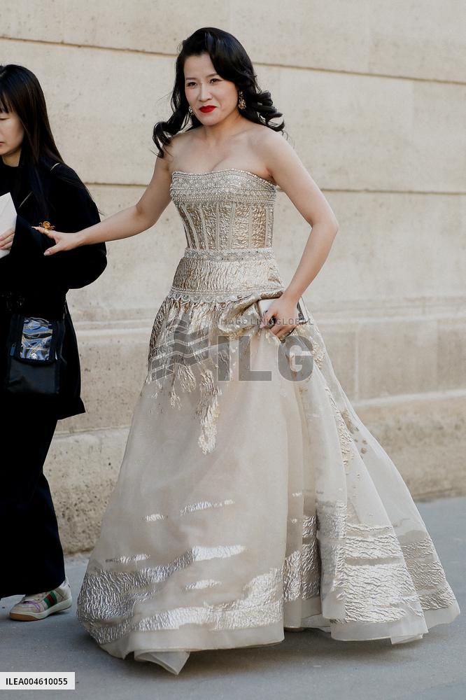 PFW - Zuhair Murad Street Style
