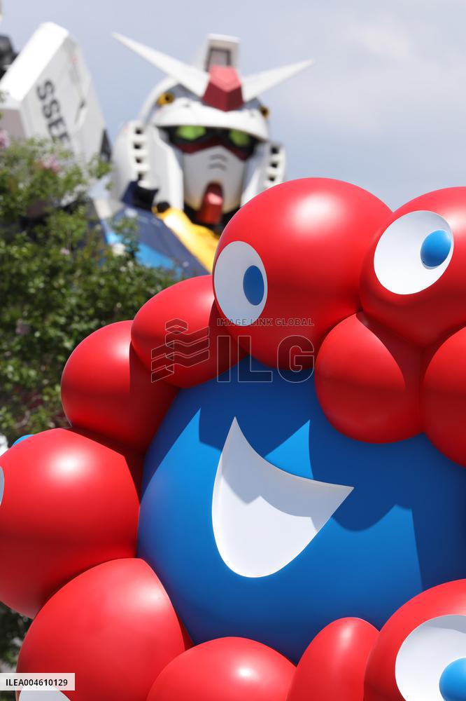 The bustle inside the Osaka-Kansai Expo venue