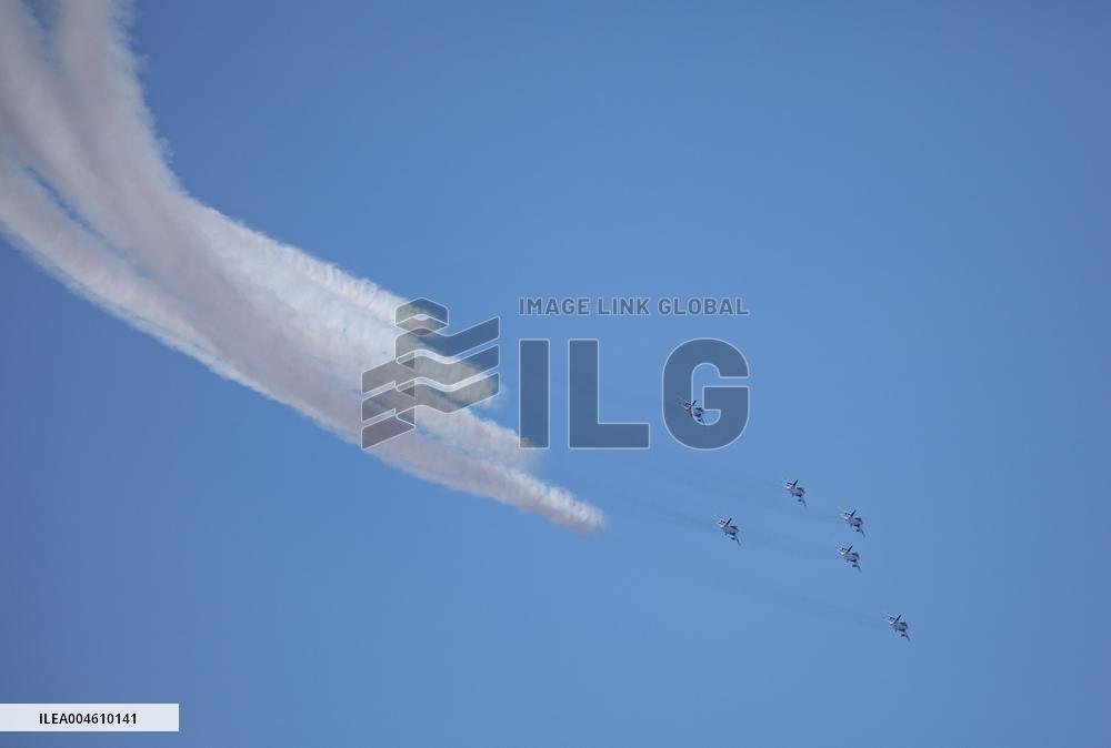 Blue Impulse exhibition flight (Osaka-Kansai Expo)