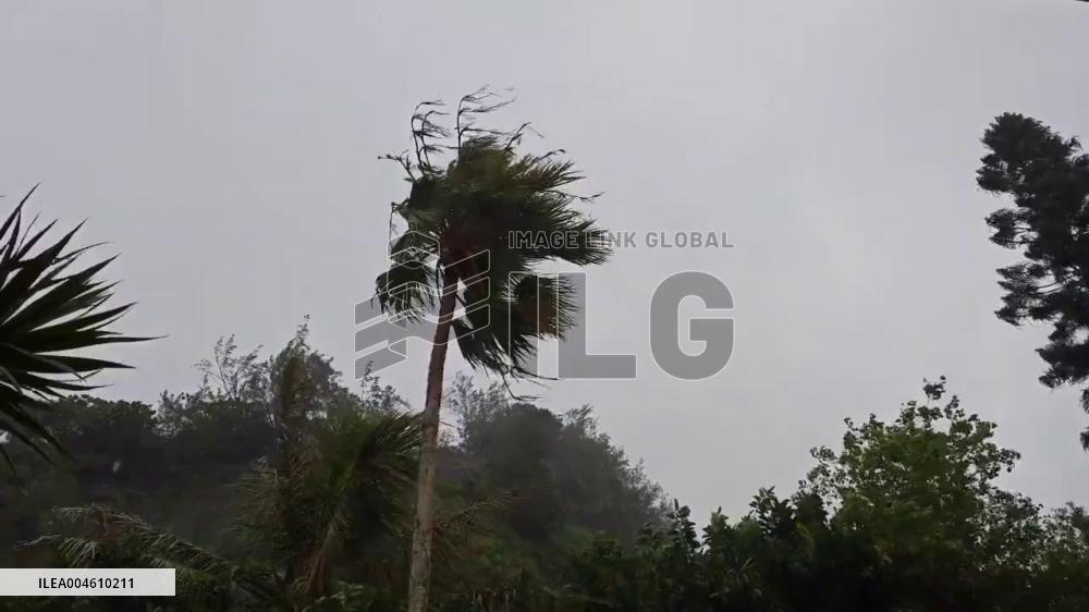 Japan: Typhoon Brings Strong Winds to Ogasawara Islands