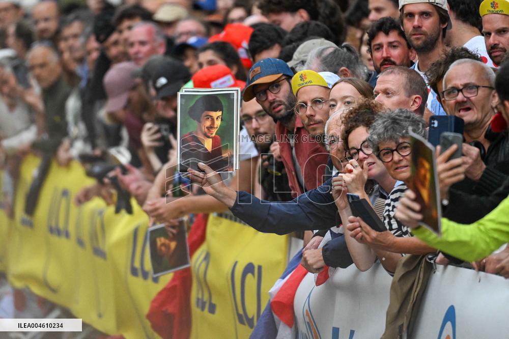 Tour de France 2025 - Moulin Rouge Celebration