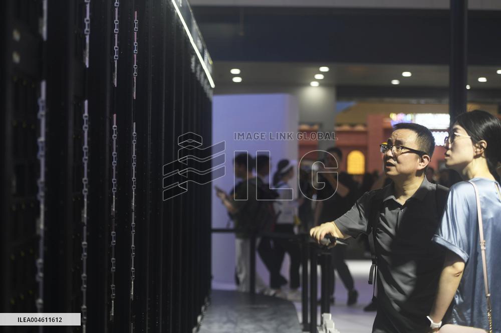 Huawei Ascend CloudMatrix 384