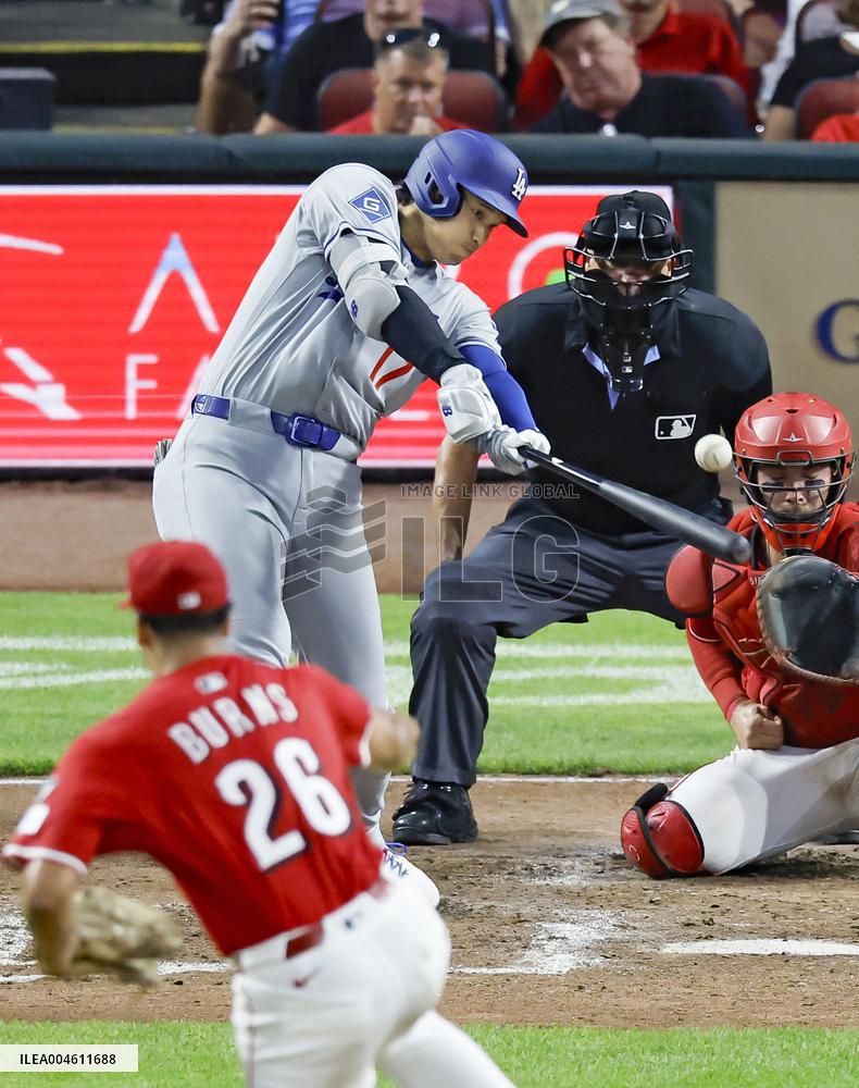 Baseball: Dodgers vs. Reds