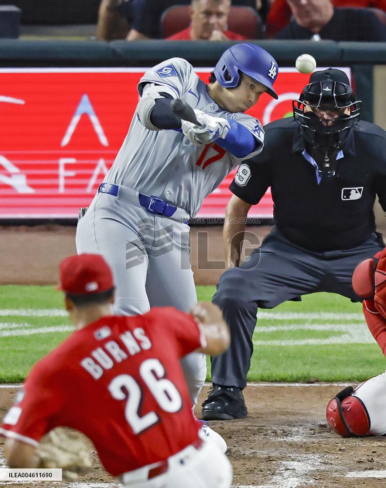 Baseball: Dodgers vs. Reds