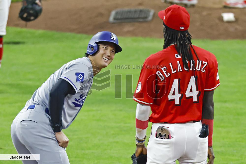 Baseball: Dodgers vs. Reds