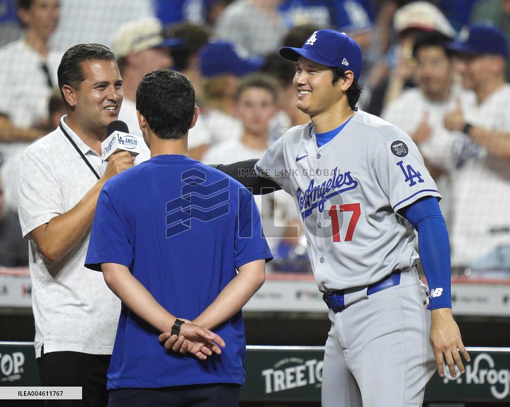 Baseball: Dodgers vs. Reds
