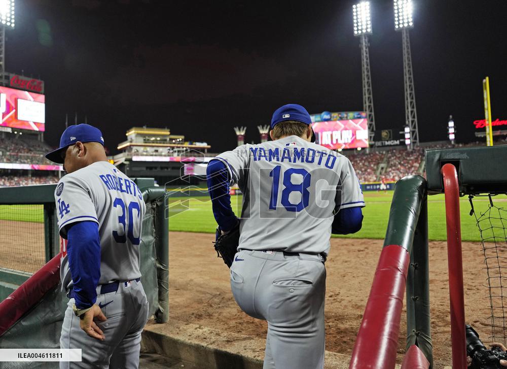 Baseball: Dodgers vs. Reds