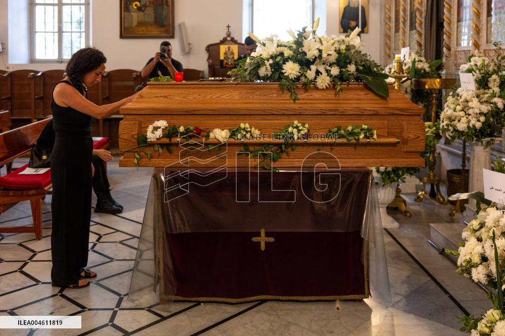 Rare Appearance Of Lebanese Singer Fayrouz At Her Son’s Funeral - Bikfaya
