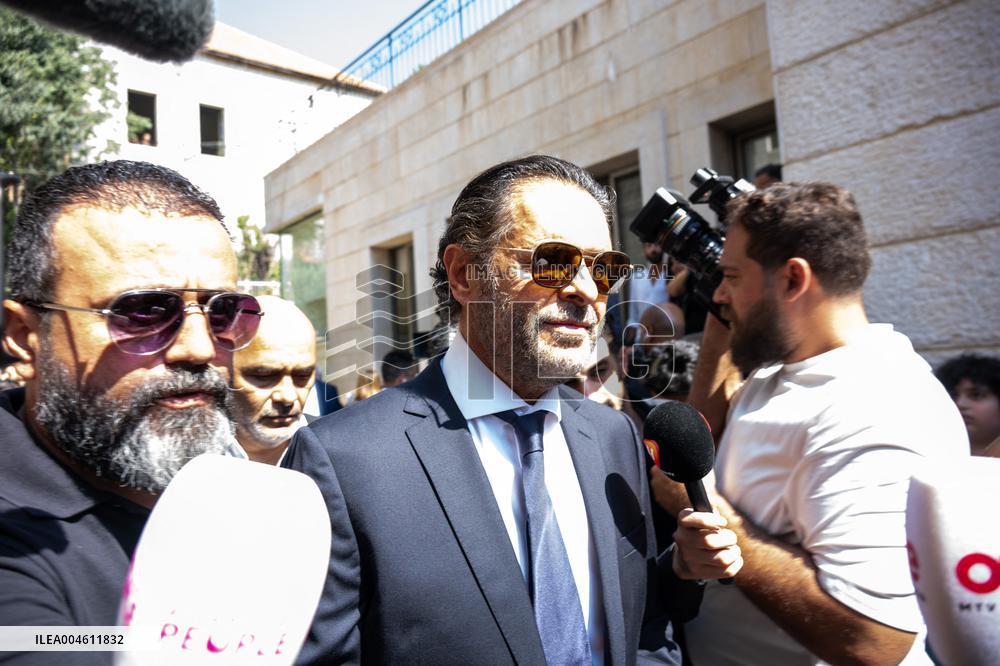 Rare Appearance Of Lebanese Singer Fayrouz At Her Son’s Funeral - Bikfaya