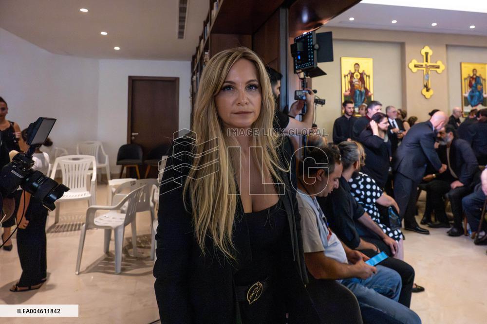 Rare Appearance Of Lebanese Singer Fayrouz At Her Son’s Funeral - Bikfaya