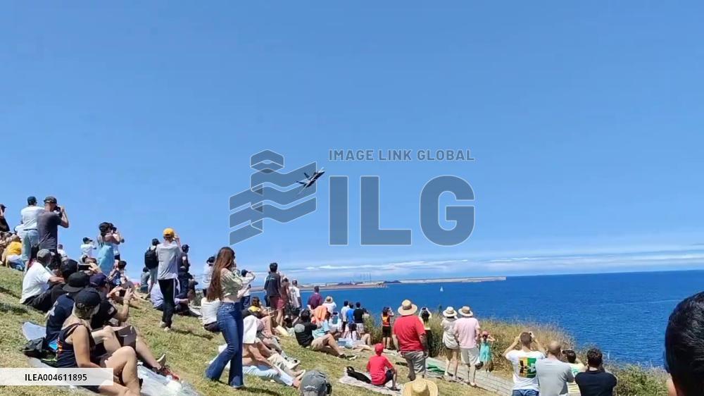 Spain: Fighter Jet Performs Emergency Maneuver at Gijón Airshow to Avoid Birds
