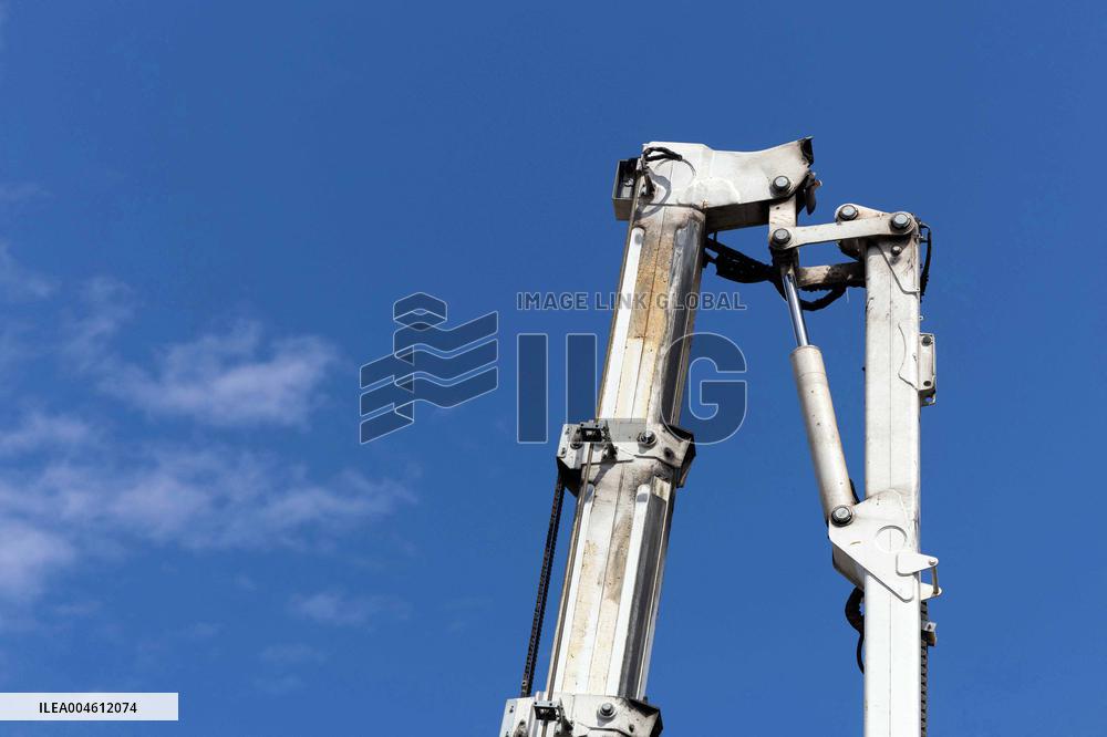 Pompeii Workplace Accident Injures Two in Mobile Basket - Italy