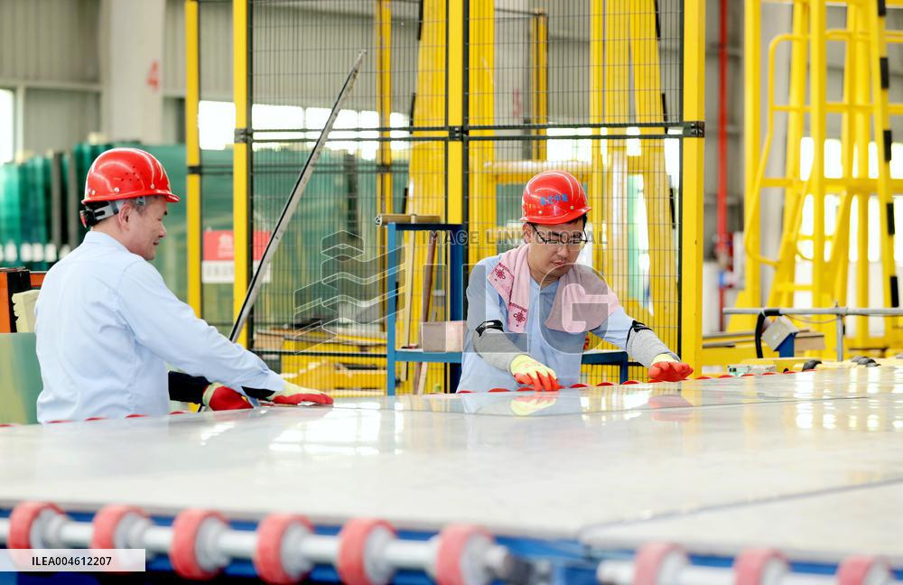 Glass Manufacturing in Suqian