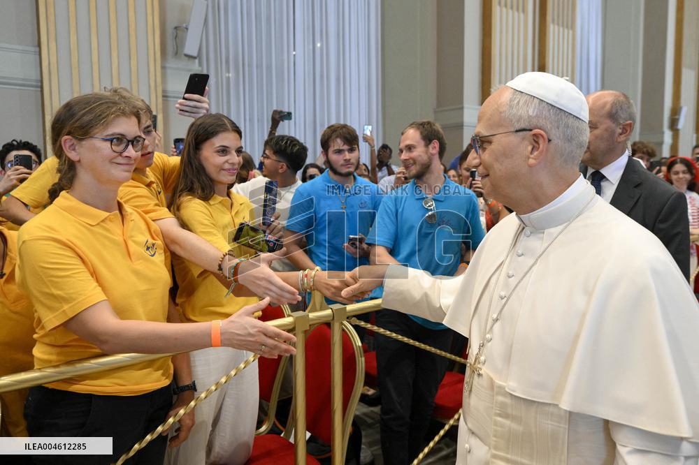 Pope Leo XIV Meets Young Catechumens And Neophytes From France - Vatican