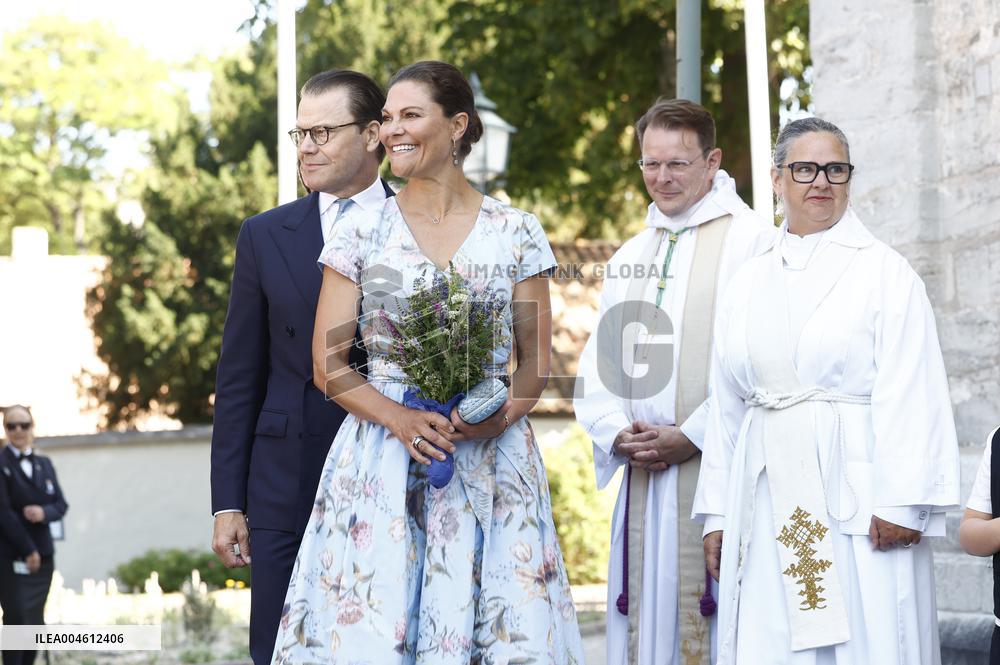 CROWN PRINCESS COUPLE VISBY CATHEDRAL