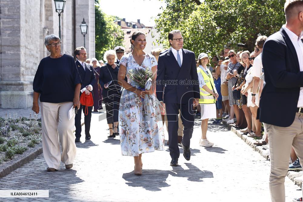CROWN PRINCESS COUPLE VISBY CATHEDRAL